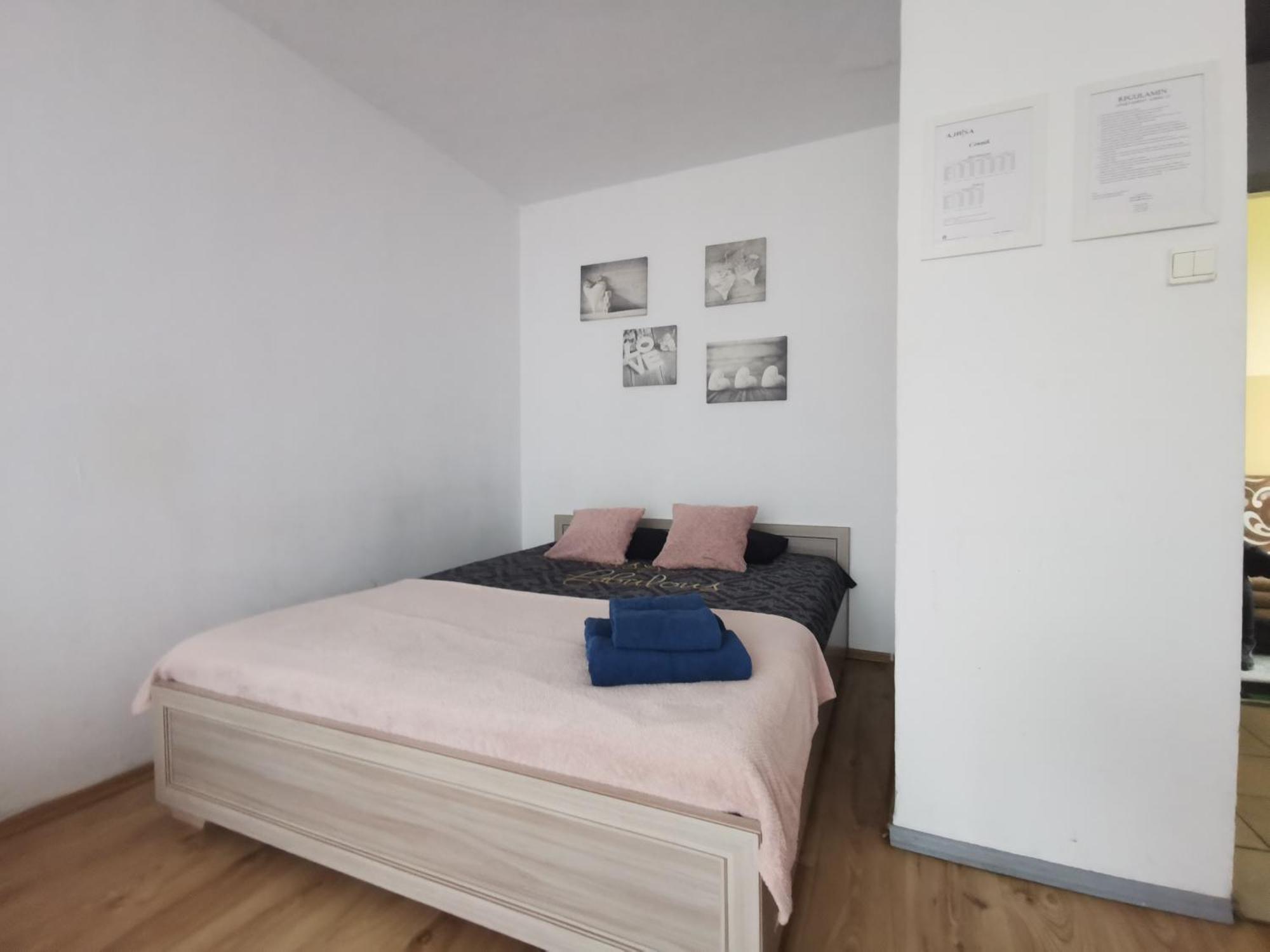 27 Kawalerka Apartment